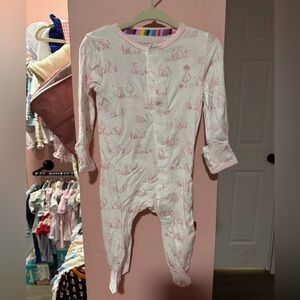 Magnetic Me Pink Winnie the Pooh Print Footie